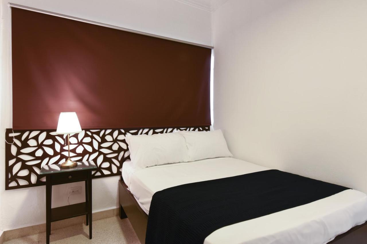 Ph 19 Guesthouse Hotel In Gazcue Santo Domingo Ruang foto