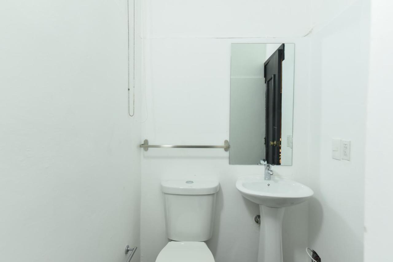 Ph 19 Guesthouse Hotel In Gazcue Santo Domingo Ruang foto
