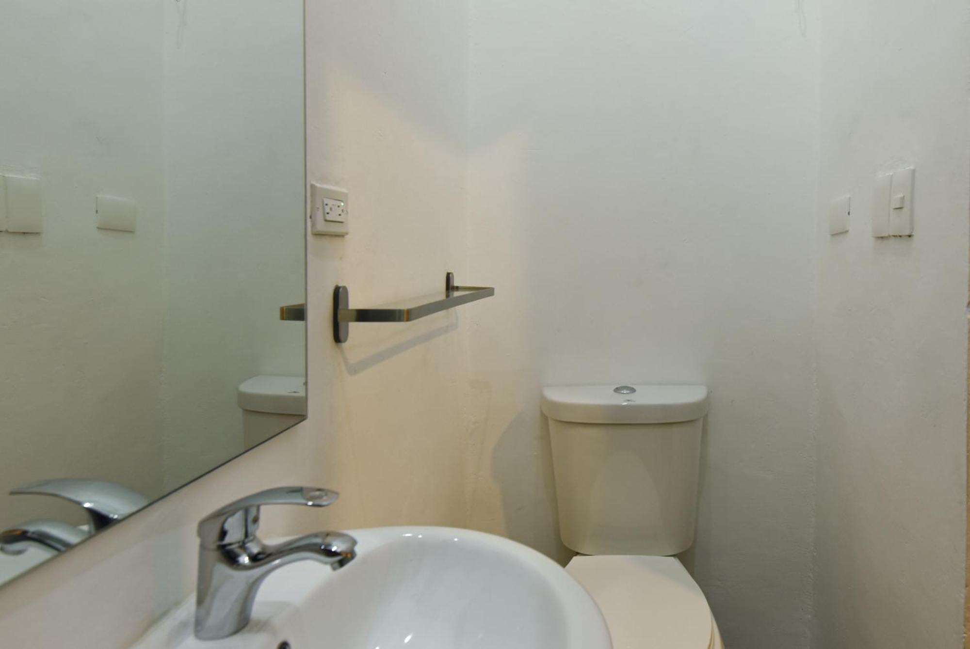 Ph 19 Guesthouse Hotel In Gazcue Santo Domingo Ruang foto