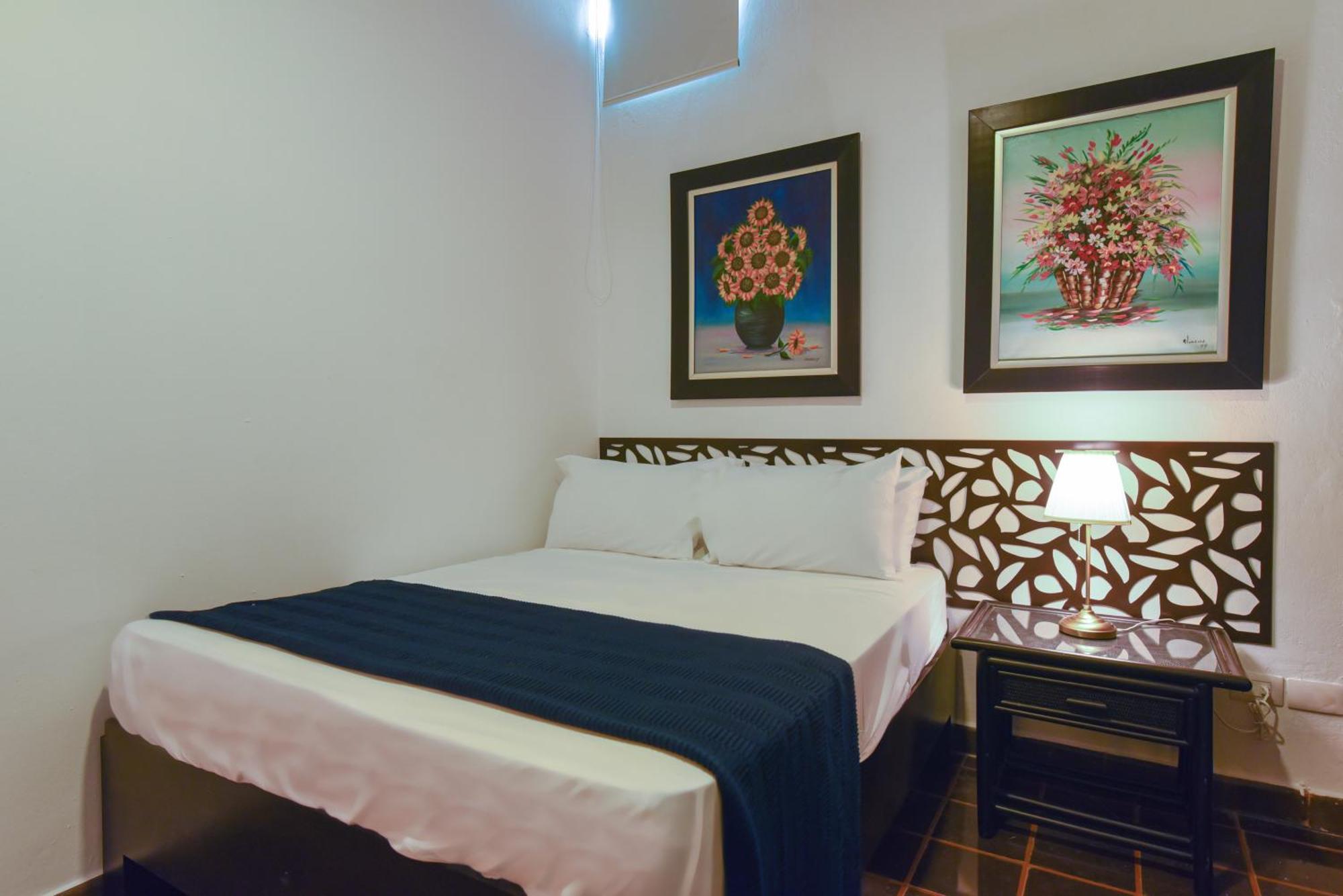Ph 19 Guesthouse Hotel In Gazcue Santo Domingo Ruang foto